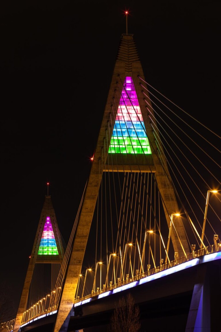 Ritka betegségek miatt kap díszvilágítást az egyik budapesti híd 1