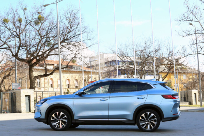 Erre elég magyar utakon az új kínai villanyautó 6