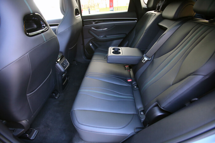 Erre elég magyar utakon az új kínai villanyautó 8