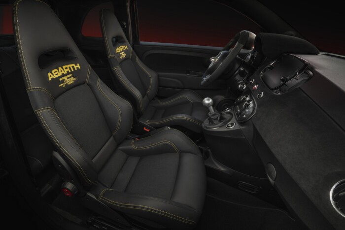 Arannyal ünnepel ez a méregzsák 7