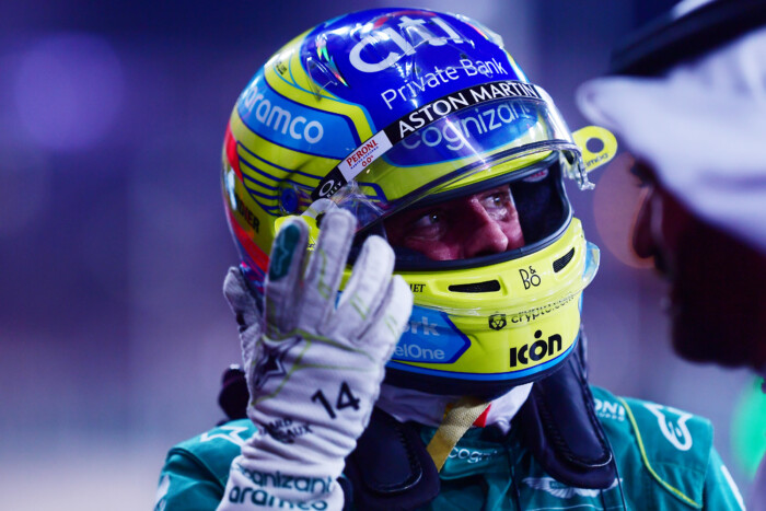 F1: Megint morog Alonso, joggal