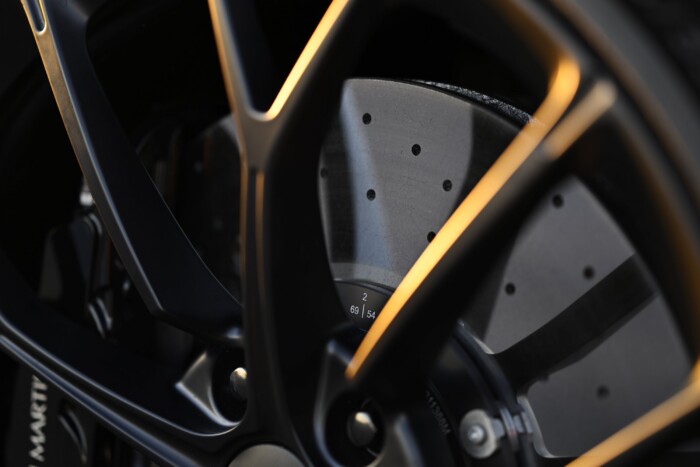 Vigyáz a milliomosokra ez az új sportautó 9 | Vezess Vigyáz a milliomosokra ez az új sportautó 9