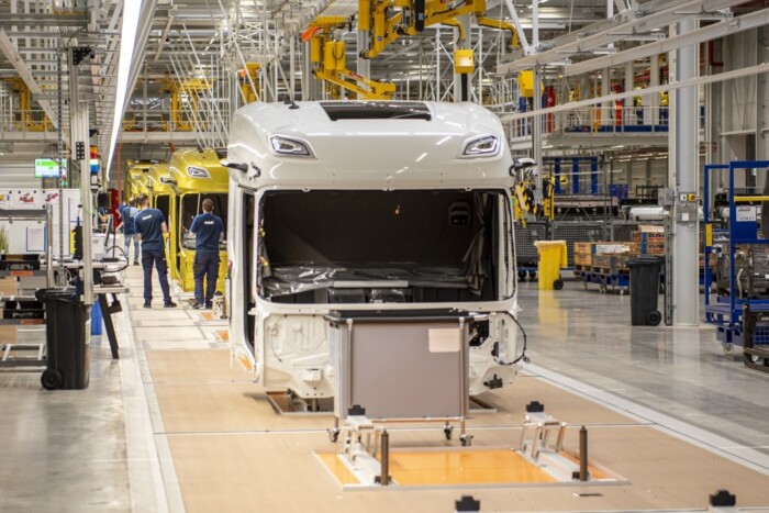 Robotokra bízzák a legújabb kamionok gyártását