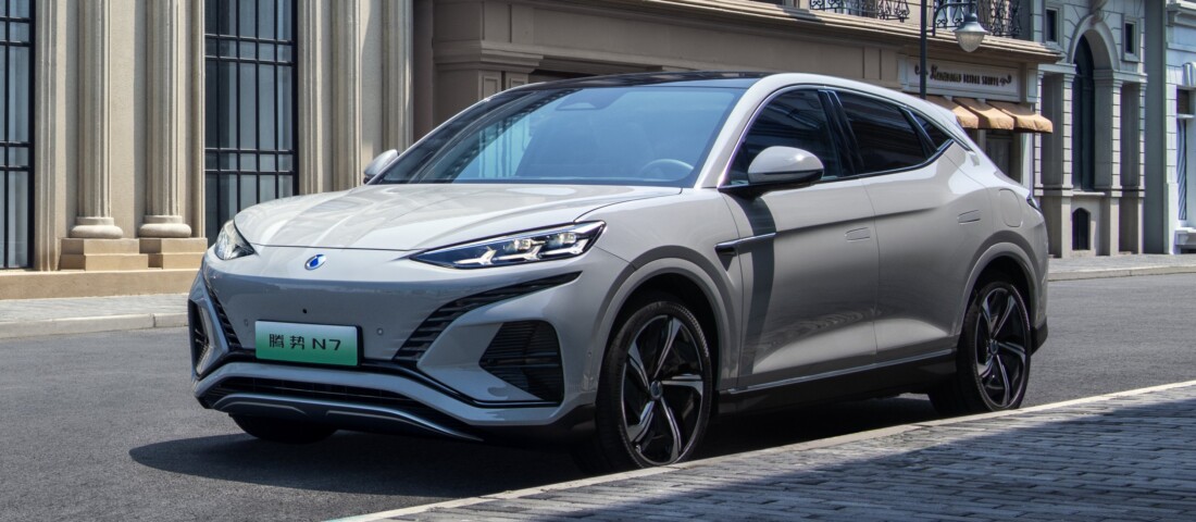 Jön Európába a helyben forgó luxusautó