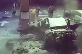 Tankolás közben robbant atomjaira egy autó, a meglepetés csak ezután jött