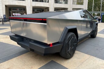 Kétmillióért új színek kérhetők a Cybertruckhoz