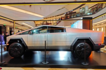 Elmagyarázták, mit kell tenni a rozsdás Teslákkal