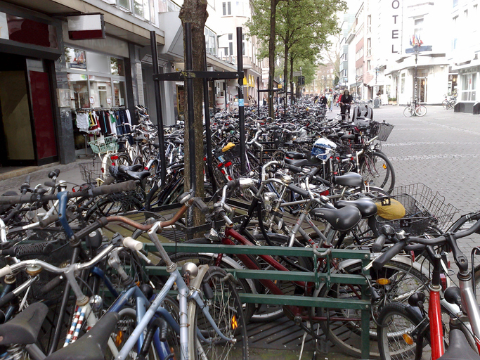 Ezért akadtak ki az autósok a bringásokra már 20 évvel ezelőtt 4