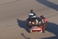 A rekorddöntés ára: megolvadt a sportkocsi 7 A rekorddöntés ára: megolvadt a sportkocsi 7