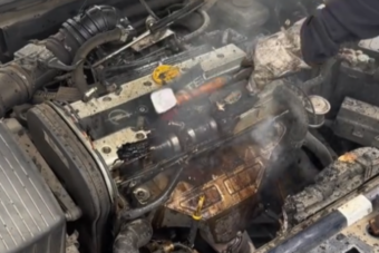 Beteg autókat kínoz halálra egy videós, a nép pedig imádja