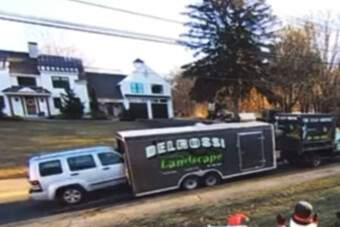 Ezek az autósok mindenhova néztek, csak előre nem