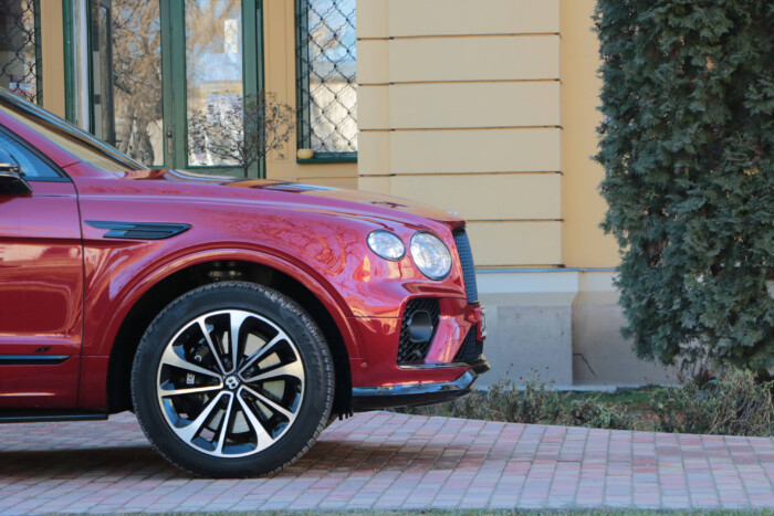 Ilyen egy guruló 130 milliós árcédula 6