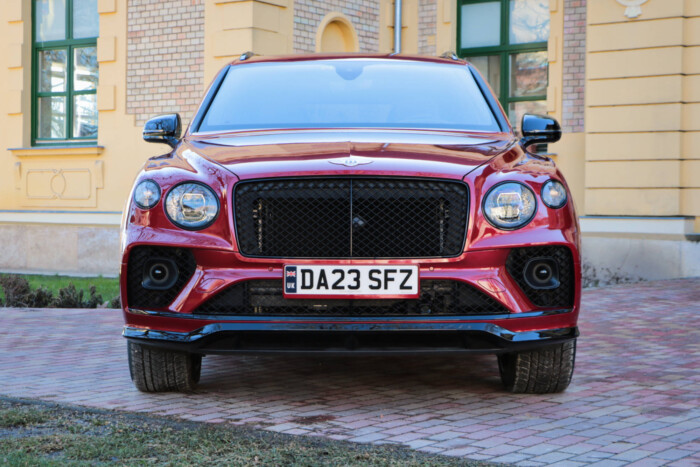 Ilyen egy guruló 130 milliós árcédula 7