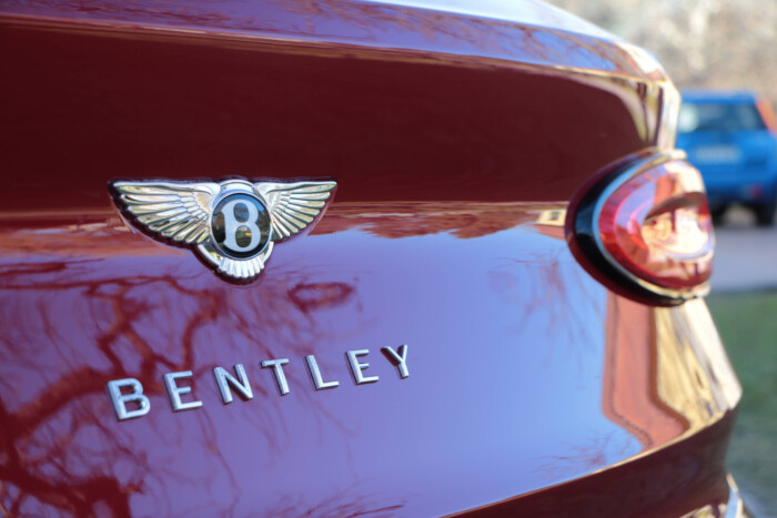 Ilyen egy guruló 130 milliós árcédula 15