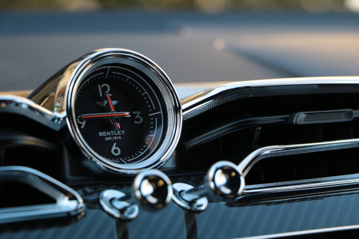 Ilyen egy guruló 130 milliós árcédula 9