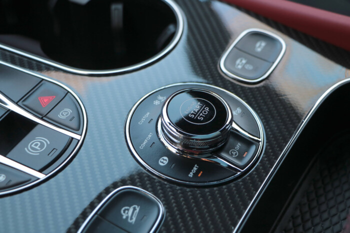 Ilyen egy guruló 130 milliós árcédula 14