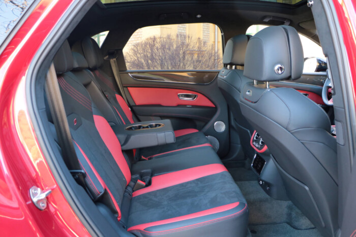 Ilyen egy guruló 130 milliós árcédula 10