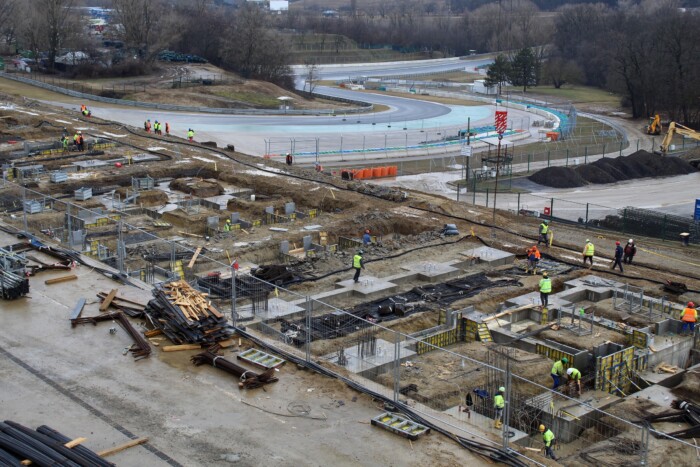 Romokban a Hungaroring, alagút épül a pályán 7