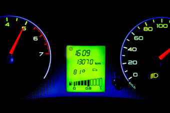 Ez a határ, ahol nagyban tekerik a km-órát itthon