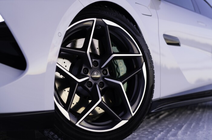 Készen áll a gyártásra a 900 lóerős villanyautó 6