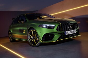 Gálamelegítőt ad bitang motor mellé a Mercedes