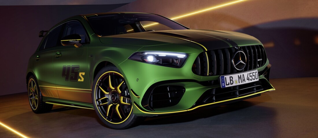 Gálamelegítőt ad bitang motor mellé a Mercedes