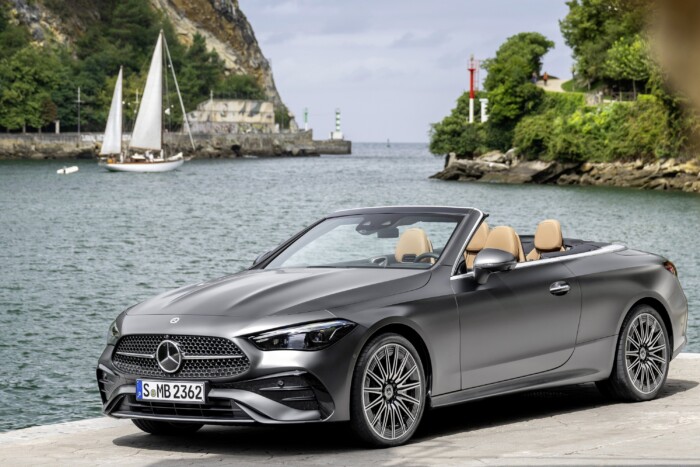 Kettő helyett napoztat az új Mercedes 14