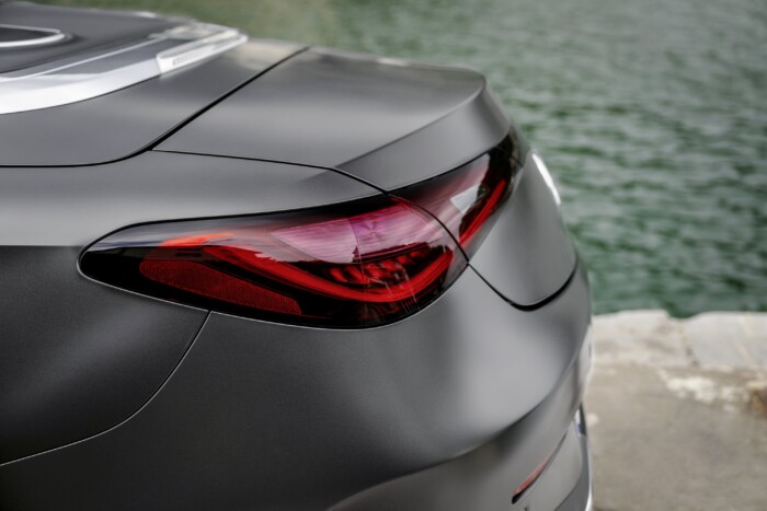 Kettő helyett napoztat az új Mercedes 16