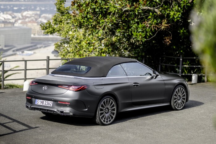 Kettő helyett napoztat az új Mercedes 15