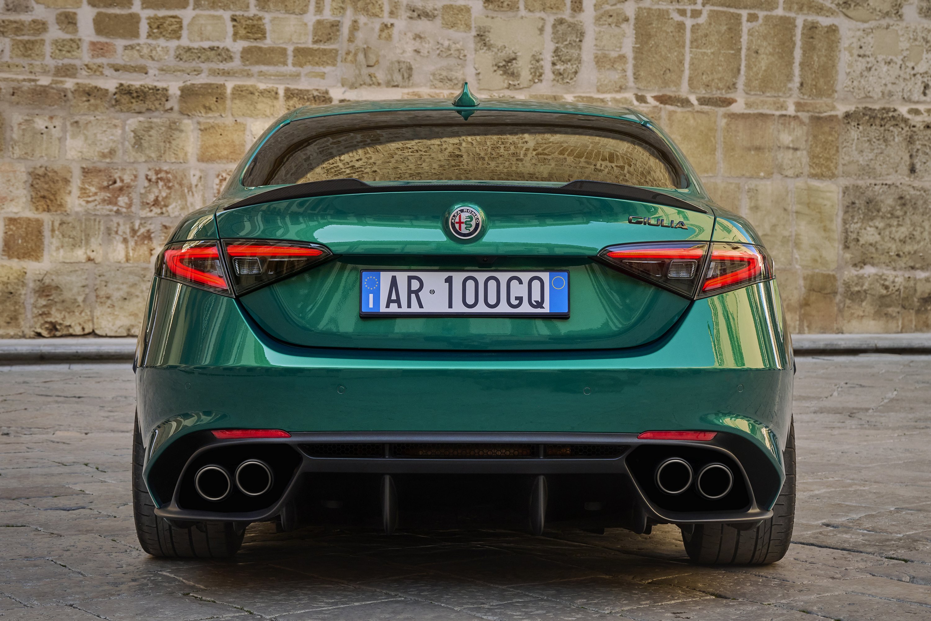 Kukába dobja V6-os sportmotorját az Alfa Romeo 6