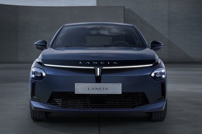 Itt a legstílusosabb kisautó. Naná, hogy olasz! 9