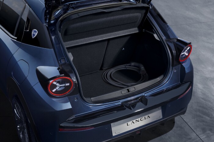 Itt a legstílusosabb kisautó. Naná, hogy olasz! 12