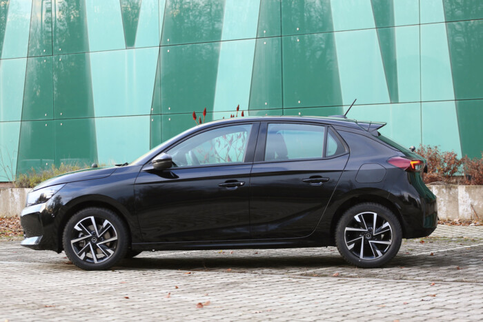 4,8 liter elég ennek a benzines Opelnek 7