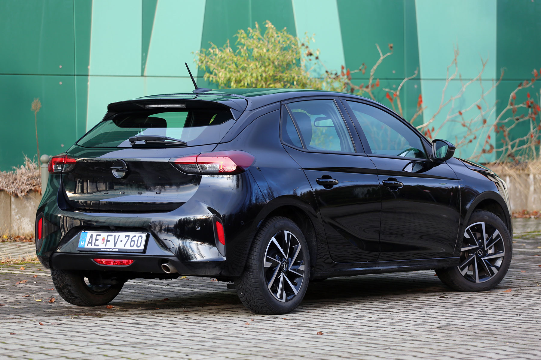 4,8 liter elég ennek a benzines Opelnek 11