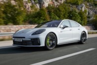 Új motorok a legnagyobb Porschében 18