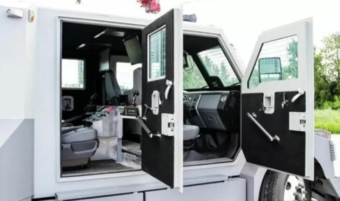 Páncélozott tömegoszlató egy Bugatti áráért 1