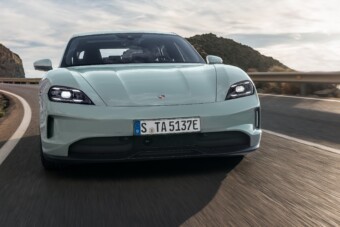 Majd’ ezer lóerős lett a családi Porsche