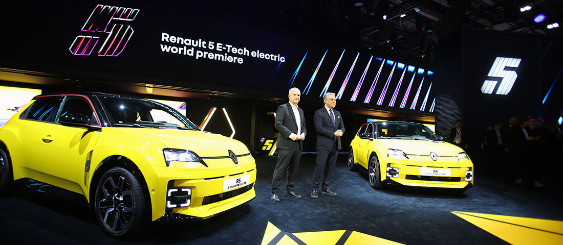 Imádni való kisautó tart Magyarországra