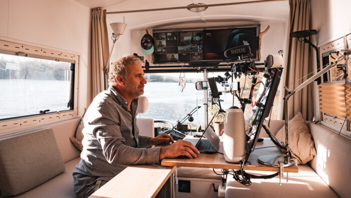 Irigylésre méltó lakóbuszt készített magának ez a férfi 2