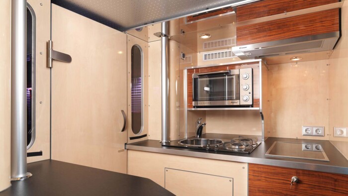 Ilyen kényelemben utaznak a rocksztárok 3