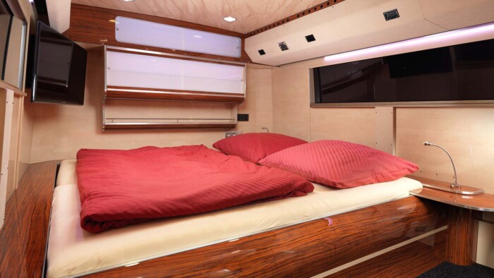 Ilyen kényelemben utaznak a rocksztárok 4