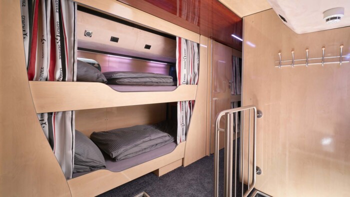 Ilyen kényelemben utaznak a rocksztárok 5