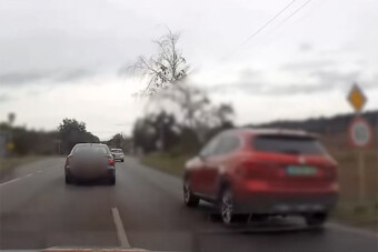 30 kilométeren át üldözték a rendőrök, a sárral nem számolt