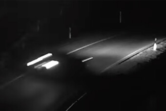 Nagy volt a tempó, árokba csúszott egy autós az M85 kihajtóján