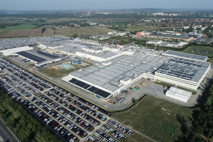 A nyereségből fejlesztik az esztergomi Suzuki-gyárat