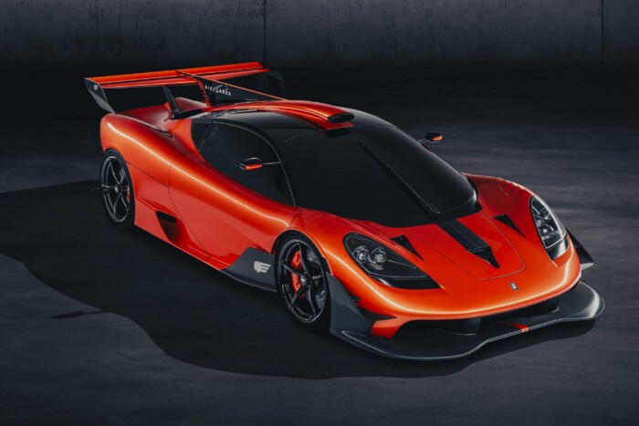 A benzinmotor ünnepe lesz ez a pokoli V12-es 2