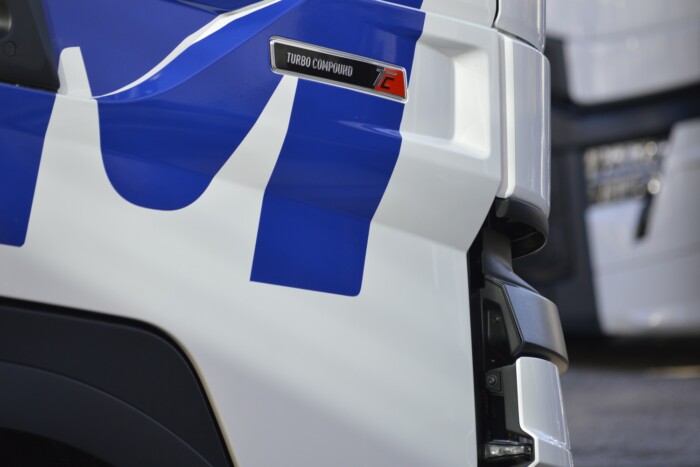 Kamionba ültettük hazánk egyik leghíresebb énekesnőjét 3