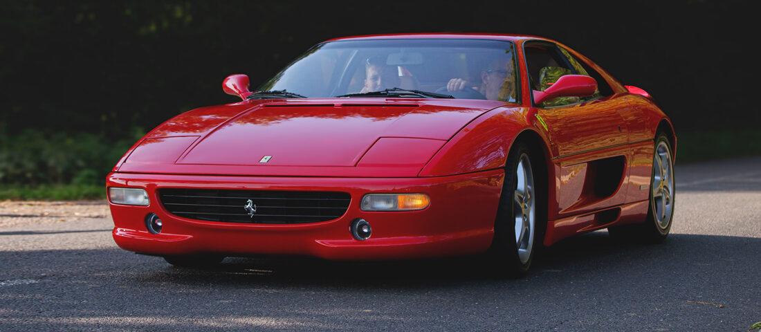 Pokoli belegondolni, de ez a Ferrari már 30 éves