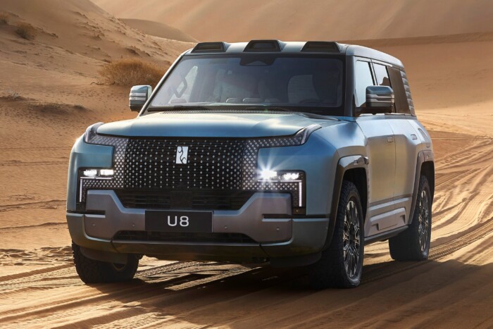 Jön Európába a helyben forgó luxusautó 7