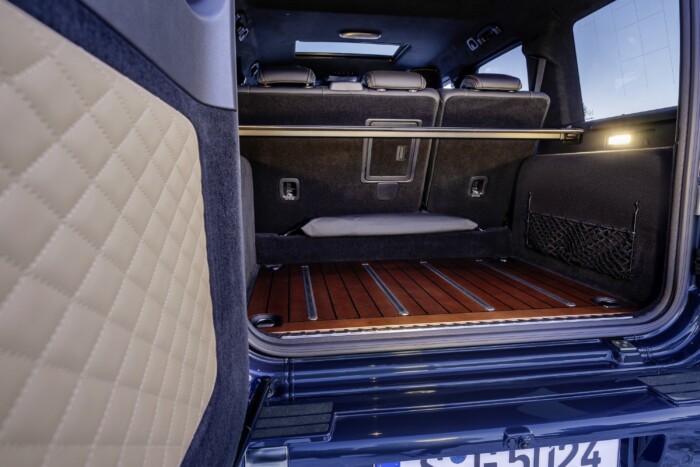 Látszólag nem változott, pedig vadonatúj a Mercedes G-osztály 10